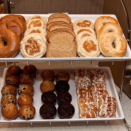 Hampton Inn Куквілл Екстер'єр фото
