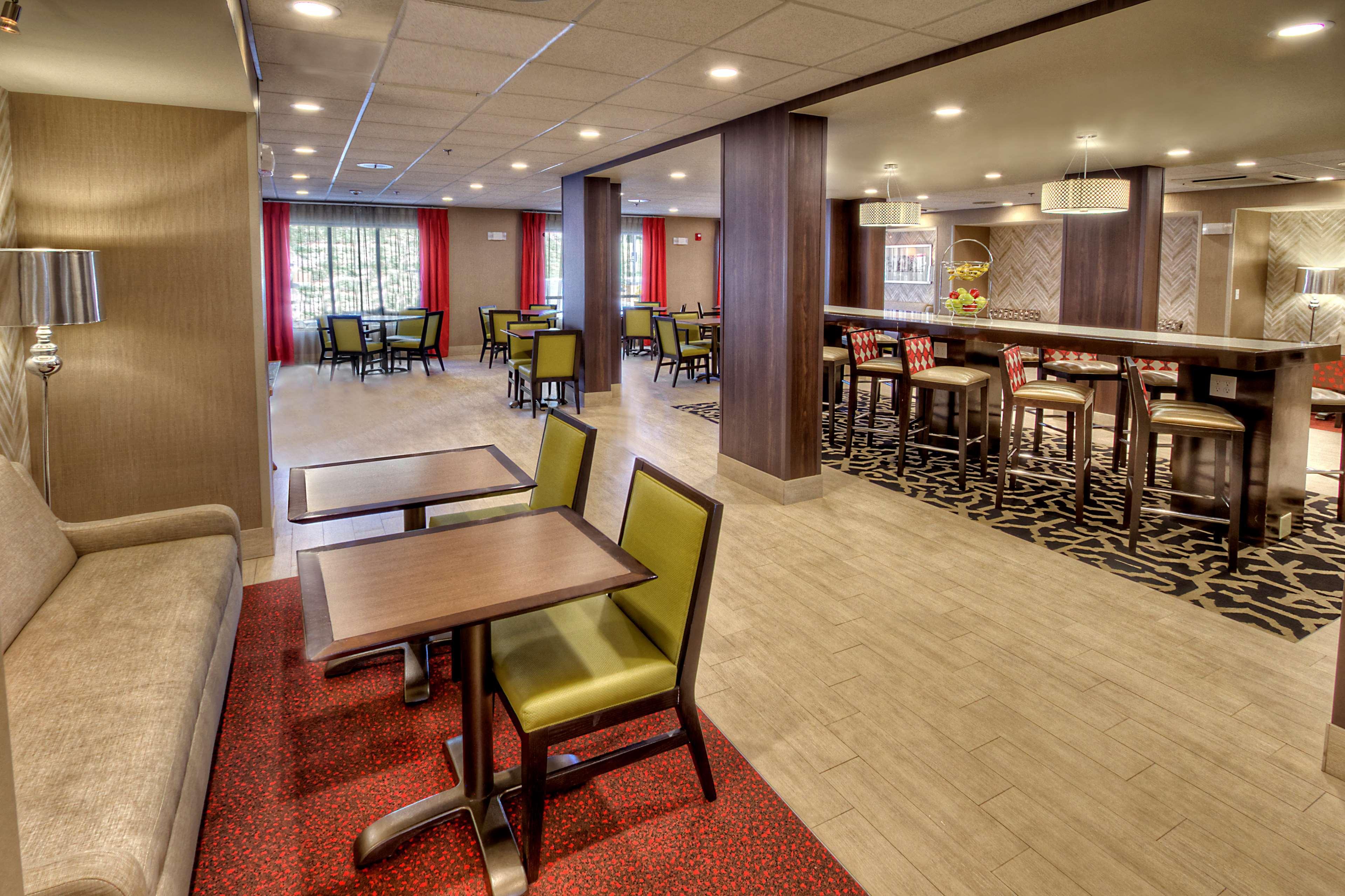 Hampton Inn Куквілл Екстер'єр фото