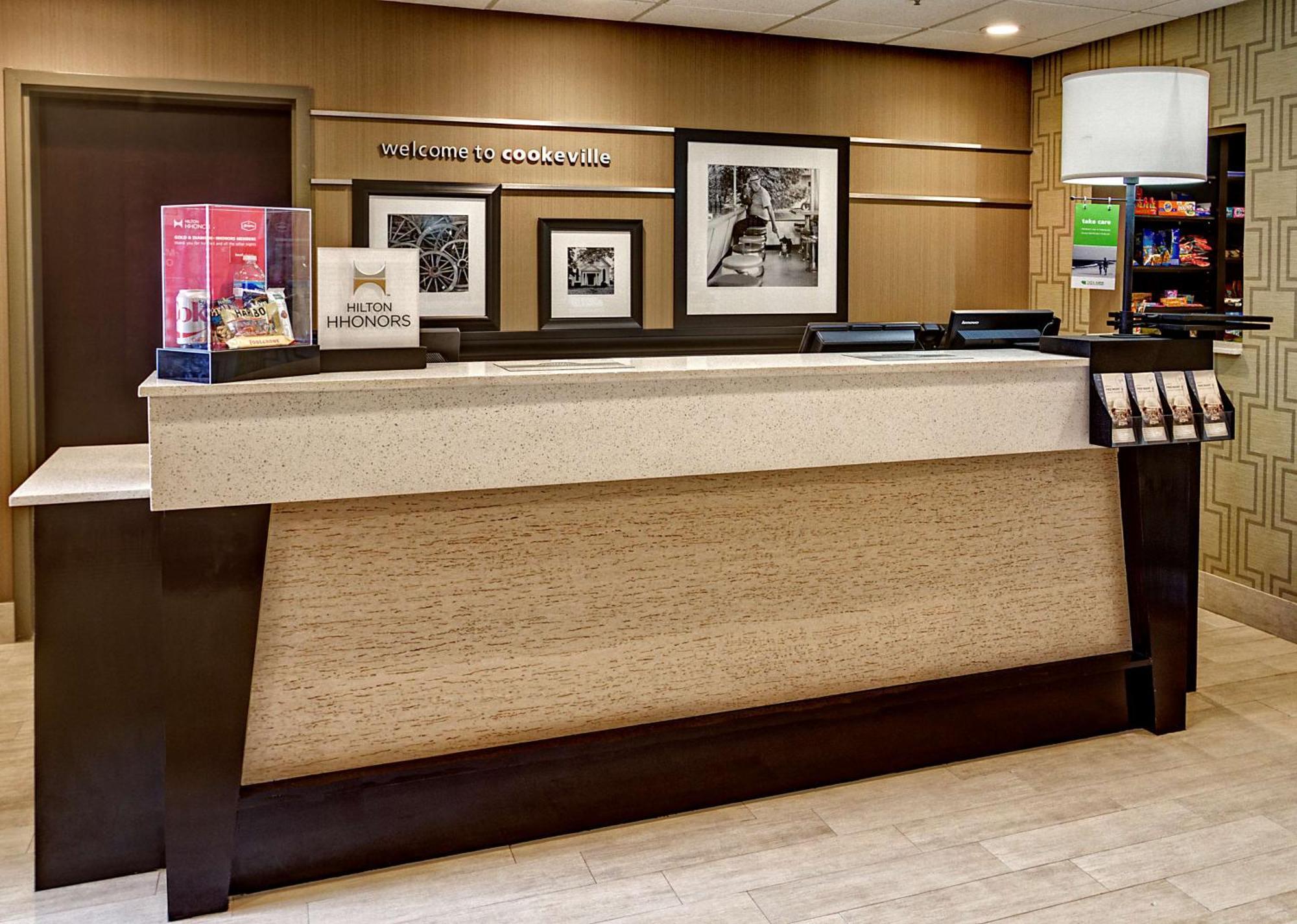 Hampton Inn Куквілл Екстер'єр фото