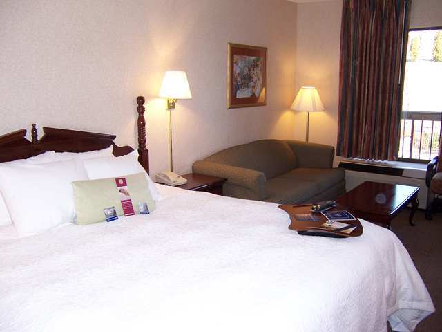 Hampton Inn Куквілл Номер фото