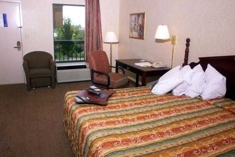 Hampton Inn Куквілл Екстер'єр фото